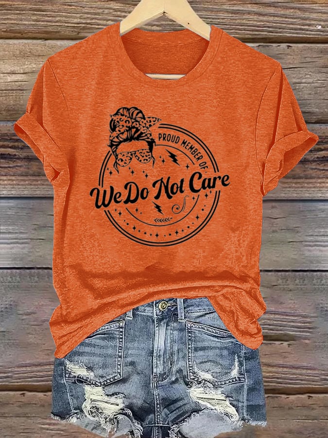 Retro Funny Proud Member Of Club We Do Not Care Menopause Perimenopause Print T-Shirt