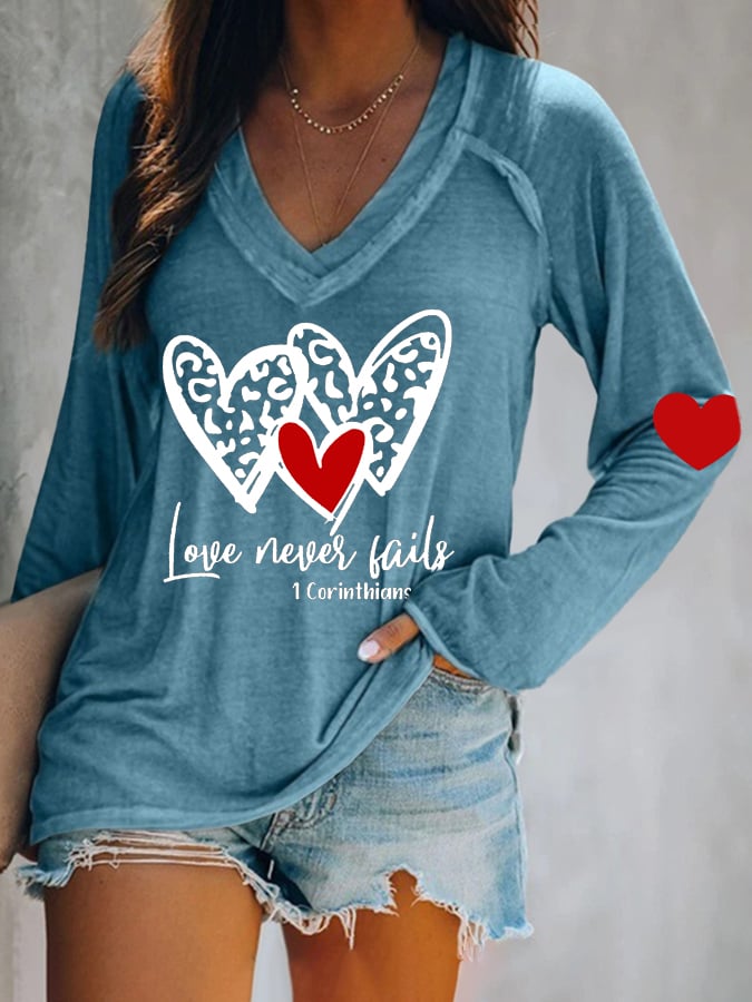 Women's Love Never Fails Heart Print V Neck T-Shirt
