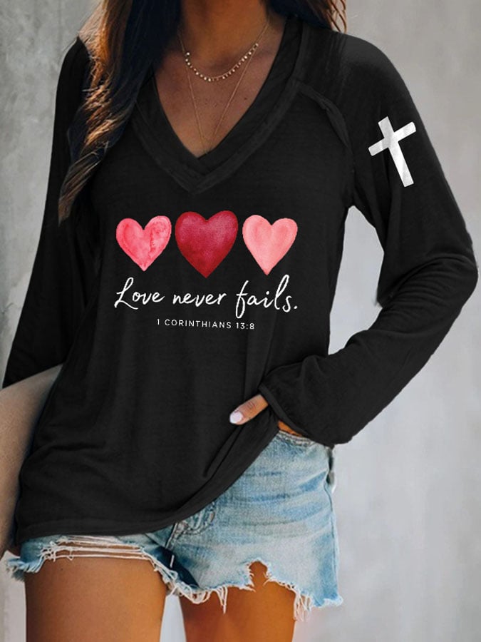 Women's Love Never Fails Heart Print V Neck T-Shirt