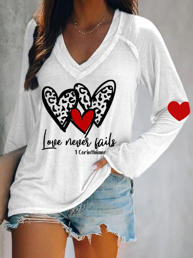 Women's Love Never Fails Heart Print V Neck T-Shirt