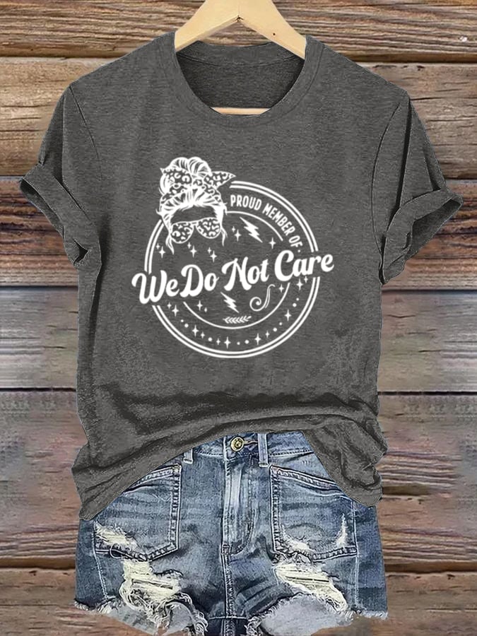 Retro Funny Proud Member Of Club We Do Not Care Menopause Perimenopause Print T-Shirt