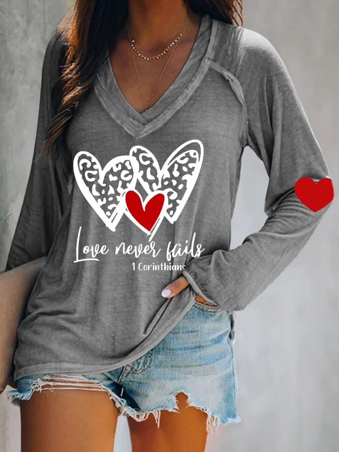 Women's Love Never Fails Heart Print V Neck T-Shirt