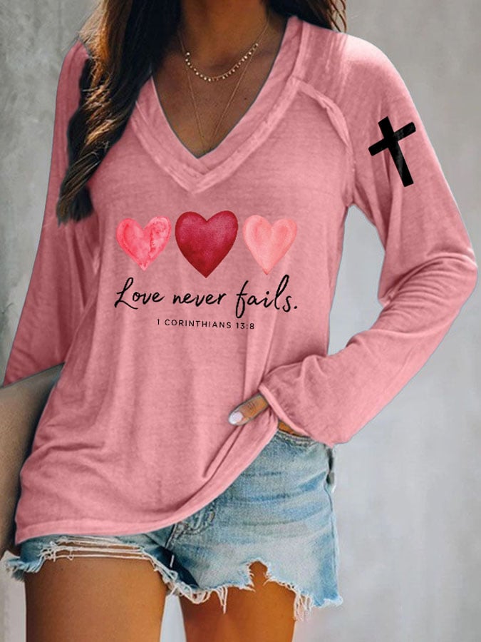 Women's Love Never Fails Heart Print V Neck T-Shirt