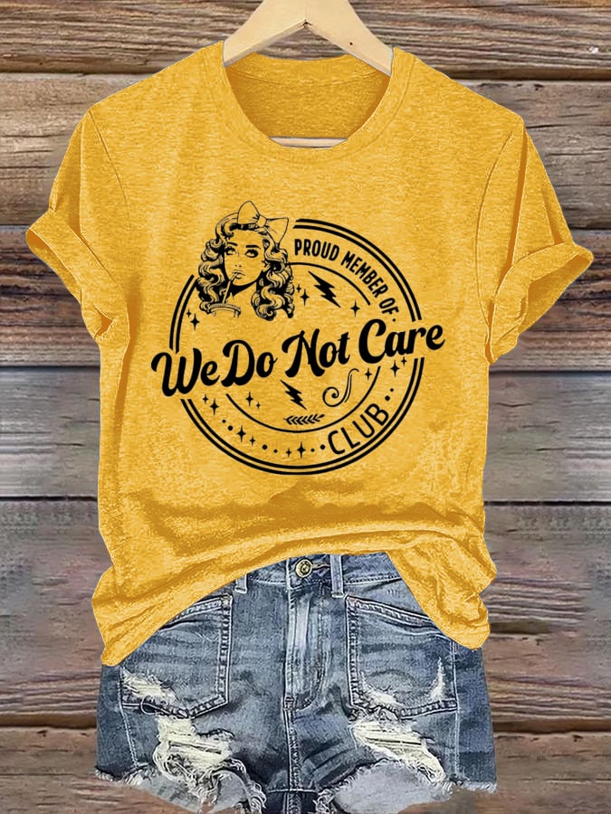 Women's Round-Neck Retro Funny Proud Member Of Club We Do Not Care Menopause Perimenopause Print T-Shirt