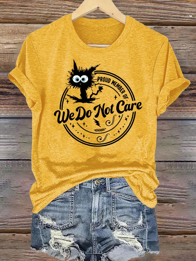 Retro Funny Proud Member Of Club We Do Not Care Menopause Perimenopause Print T-Shirt
