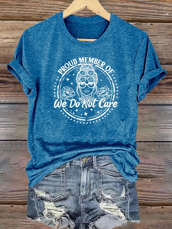 Women's Round-Neck Retro Funny Proud Member Of  Club We Do Not Care Menopause Perimenopause Print T-Shirt