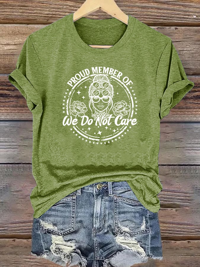 Women's Round-Neck Retro Funny Proud Member Of  Club We Do Not Care Menopause Perimenopause Print T-Shirt