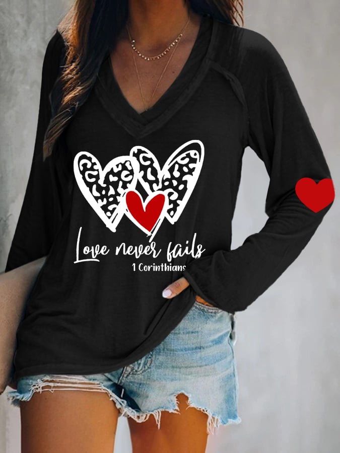 Women's Love Never Fails Heart Print V Neck T-Shirt