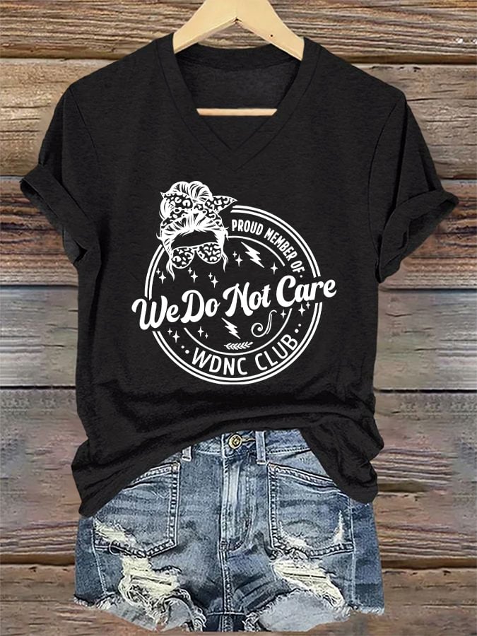 V-Neck Retro Funny Proud Member Of WDNC Club We Do Not Care Menopause Perimenopause Print T-Shirt