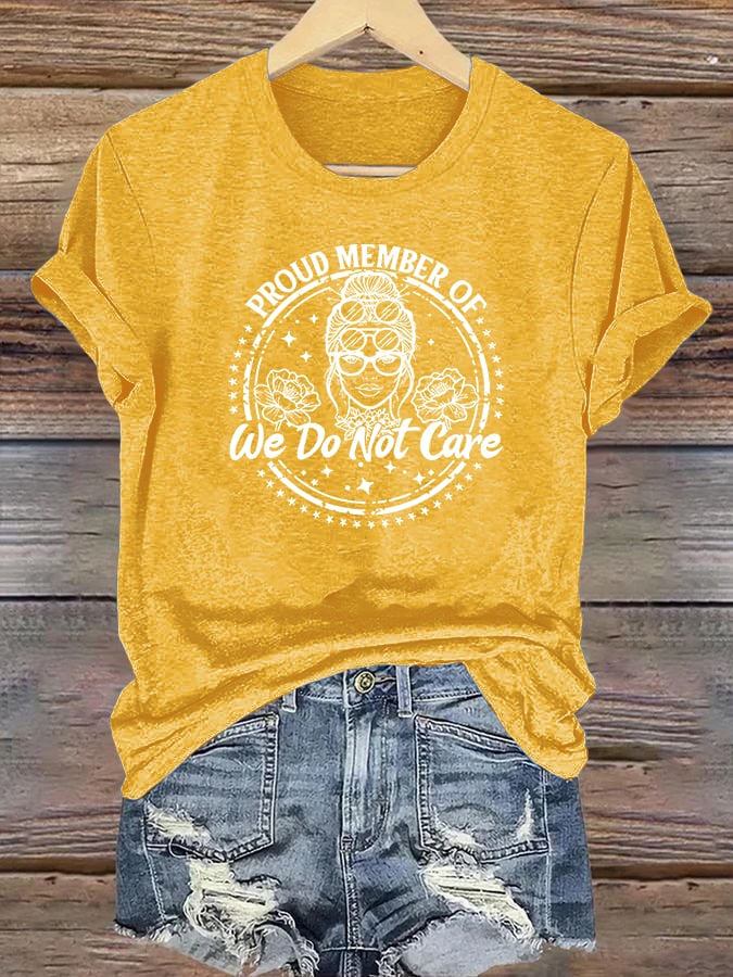 Women's Round-Neck Retro Funny Proud Member Of  Club We Do Not Care Menopause Perimenopause Print T-Shirt