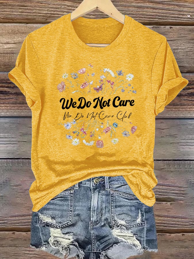 Women's Round-Neck Retro Funny Proud Member Of  Club We Do Not Care Menopause Perimenopause Print T-Shirt